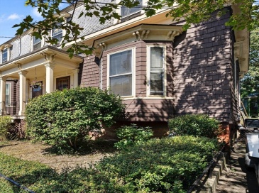 14 Mossland St, Somerville, Massachusetts, 2 Bedrooms Bedrooms, 6 Rooms Rooms,2 BathroomsBathrooms,Residential Income,For Sale,Mossland St,73430333