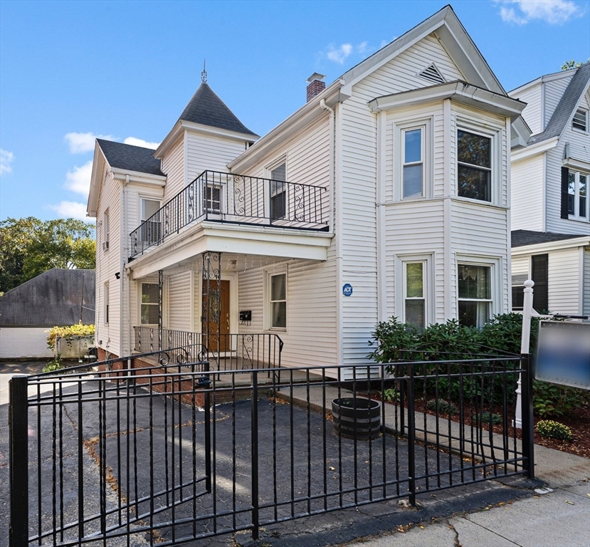 70 Highland Ave, Somerville, Massachusetts, 8 Bedrooms Bedrooms, 13 Rooms Rooms,3 BathroomsBathrooms,Residential Income,For Sale,Highland Ave,73442070