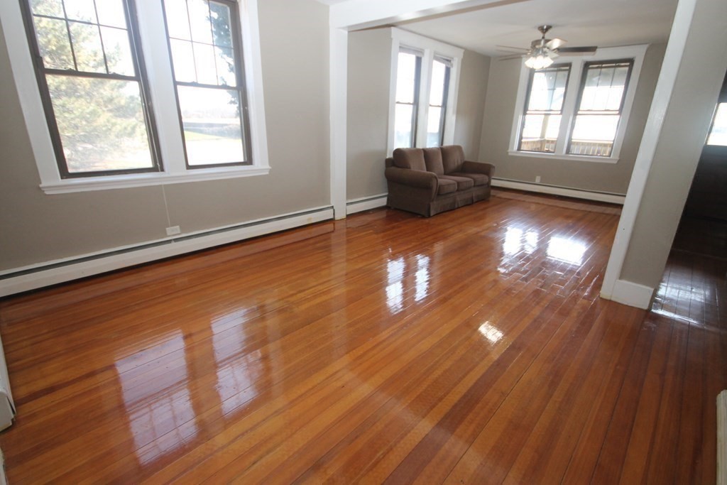 158 Newport Rd-1st Fl- Waterfront, Hull, Massachusetts, 3 Bedrooms Bedrooms, 6 Rooms Rooms,1 BathroomBathrooms,Residential Lease,For Rent,Newport Rd-1st Fl- Waterfront,73410650