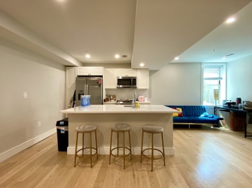 13 Greylock, Boston, Massachusetts, 2 Bedrooms Bedrooms, 5 Rooms Rooms,2 BathroomsBathrooms,Residential Lease,For Rent,Greylock,73399402