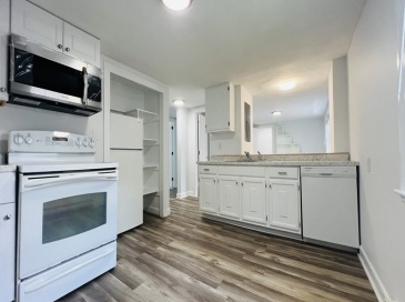 5-7 Hawthorne Pk, Cambridge, Massachusetts, 3 Bedrooms Bedrooms, 5 Rooms Rooms,1 BathroomBathrooms,Residential Lease,For Rent,Hawthorne Pk,73399857
