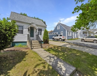 127 Gladstone Street, Cranston, Rhode Island, 2 Bedrooms Bedrooms, 5 Rooms Rooms,1 BathroomBathrooms,Residential,For Sale,Gladstone Street,73415428