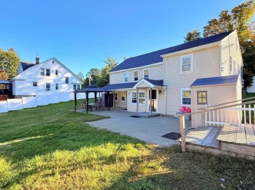 747/749 Pleasant, Leicester, Massachusetts, 5 Bedrooms Bedrooms, 9 Rooms Rooms,2 BathroomsBathrooms,Residential Income,For Sale,Pleasant,73436723