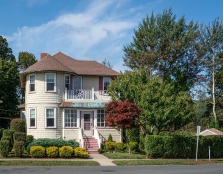 7 Kent Cir, Gloucester, Massachusetts, 5 Bedrooms Bedrooms, 12 Rooms Rooms,1.5 BathroomsBathrooms,Residential,For Sale,Kent Cir,73435679