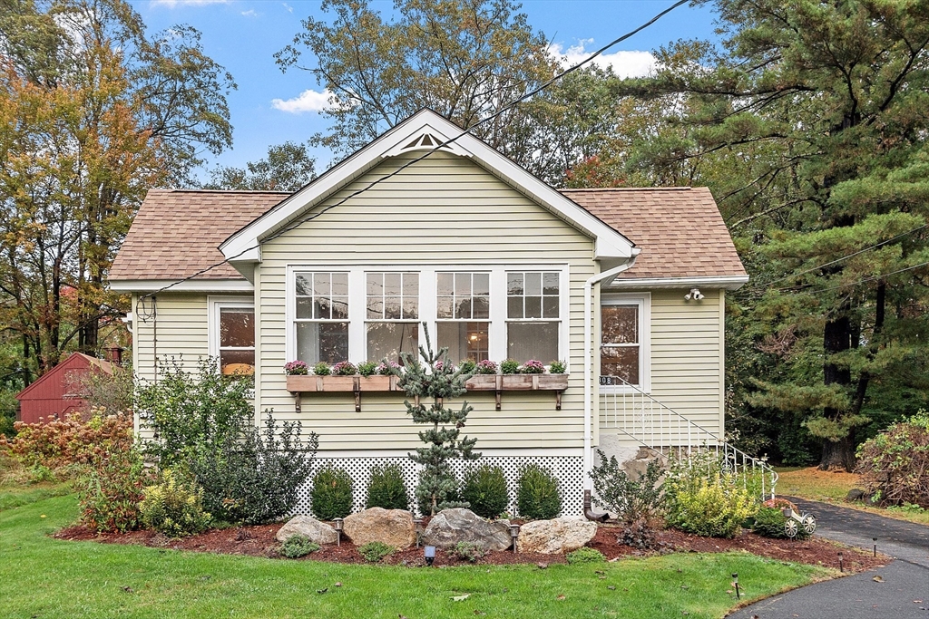 308 Holden St, Holden, Massachusetts, 2 Bedrooms Bedrooms, 4 Rooms Rooms,1 BathroomBathrooms,Residential,For Sale,Holden St,73443743