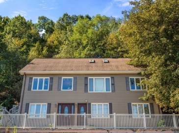 105 Winter, Saugus, Massachusetts, 5 Bedrooms Bedrooms, 13 Rooms Rooms,3 BathroomsBathrooms,Residential Income,For Sale,Winter,73422786