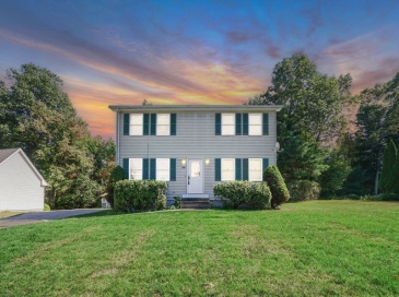 50 Fox Woods Dr, Springfield, Massachusetts, 3 Bedrooms Bedrooms, 7 Rooms Rooms,2.5 BathroomsBathrooms,Residential,For Sale,Fox Woods Dr,73382960