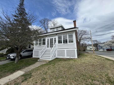 625 Summer Street, Arlington, Massachusetts, 3 Bedrooms Bedrooms, 8 Rooms Rooms,1 BathroomBathrooms,Residential Lease,For Rent,Summer Street,73415432
