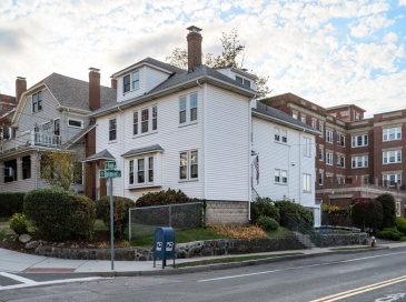 532 Belmont Street, Watertown, Massachusetts, 5 Bedrooms Bedrooms, 15 Rooms Rooms,2 BathroomsBathrooms,Residential Income,For Sale,Belmont Street,73364177