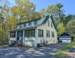 8-10 Western Ave, Greenfield, Massachusetts, 4 Bedrooms Bedrooms, 8 Rooms Rooms,2 BathroomsBathrooms,Residential Income,For Sale,Western Ave,73441617