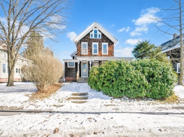 185 Davis St, Greenfield, Massachusetts, 4 Bedrooms Bedrooms, 9 Rooms Rooms,2 BathroomsBathrooms,Residential Income,For Sale,Davis St,73331966