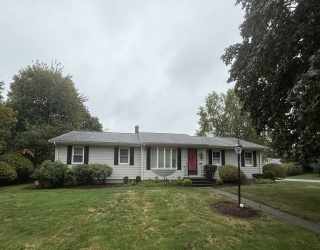 95 Caroline Ave, Somerset, Massachusetts, 3 Bedrooms Bedrooms, 6 Rooms Rooms,2 BathroomsBathrooms,Residential,For Sale,Caroline Ave,73440824