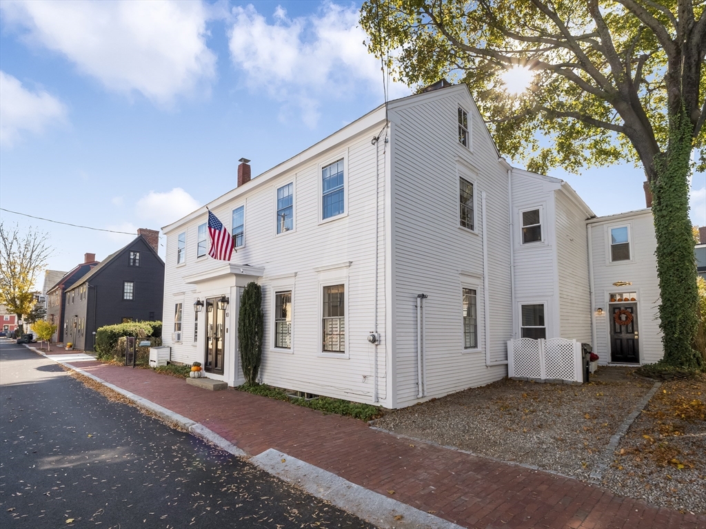 10 Beck Street, Newburyport, Massachusetts, 3 Bedrooms Bedrooms, 10 Rooms Rooms,2.5 BathroomsBathrooms,Residential,For Sale,Beck Street,73449460