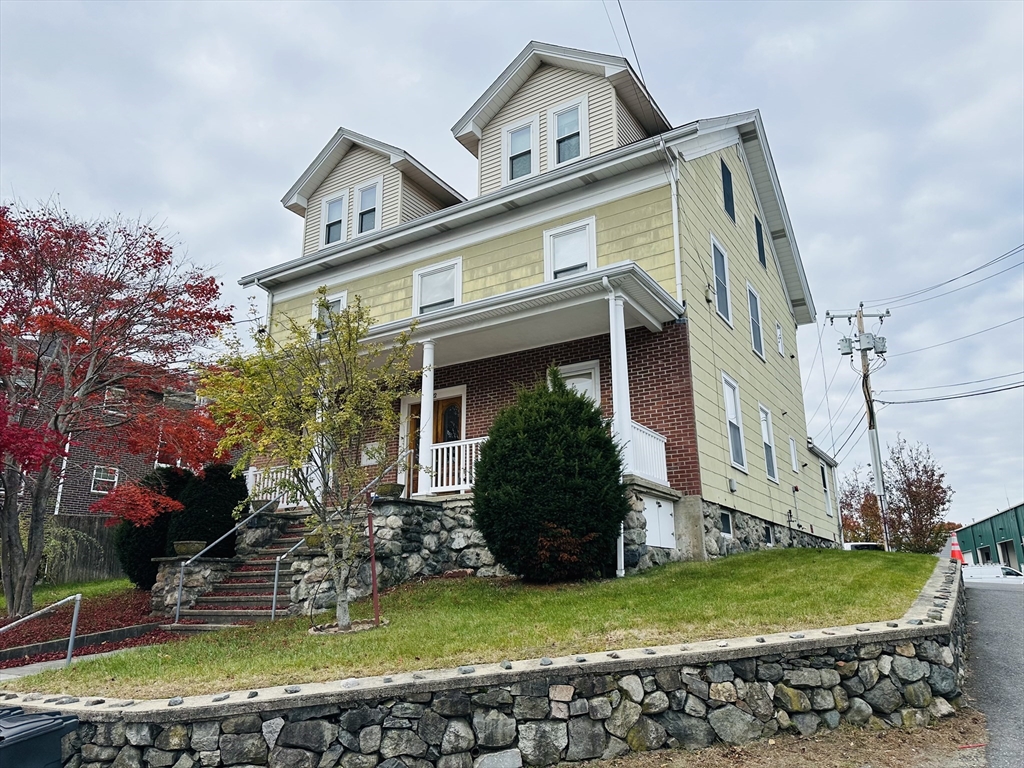 22 Summer Ave, Waltham, Massachusetts, 1 Bedroom Bedrooms, 3 Rooms Rooms,1 BathroomBathrooms,Residential Lease,For Rent,Summer Ave,73454928