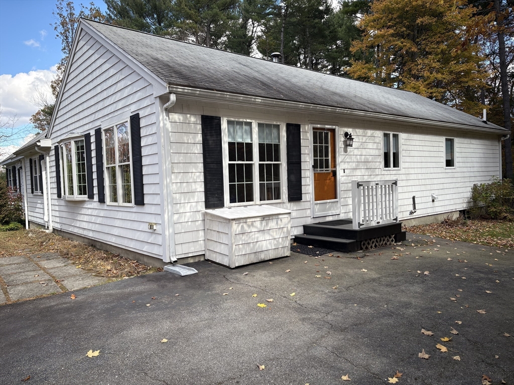 13 Meadowbrook Rd, Bedford, Massachusetts, 2 Bedrooms Bedrooms, 4 Rooms Rooms,1 BathroomBathrooms,Residential Lease,For Rent,Meadowbrook Rd,73448770