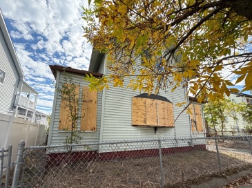 12 Howard St, Lynn, Massachusetts, 5 Bedrooms Bedrooms, 11 Rooms Rooms,2 BathroomsBathrooms,Residential Income,For Sale,Howard St,73442882