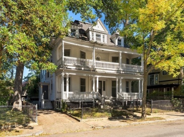 25 Hutchings St, Boston, Massachusetts, 8 Bedrooms Bedrooms, 19 Rooms Rooms,3 BathroomsBathrooms,Residential Income,For Sale,Hutchings St,73439478