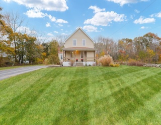 24 Alvin St, Attleboro, Massachusetts, 3 Bedrooms Bedrooms, 7 Rooms Rooms,2 BathroomsBathrooms,Residential,For Sale,Alvin St,73449271