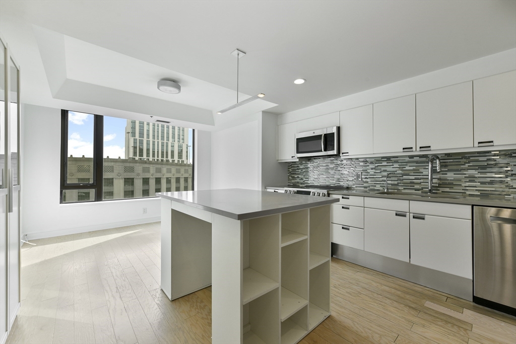 220 Boylston Street, Boston, Massachusetts, 2 Bedrooms Bedrooms, 4 Rooms Rooms,2 BathroomsBathrooms,Residential Lease,For Rent,Boylston Street,73437760