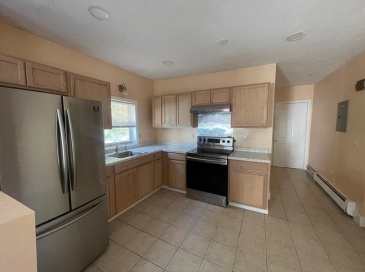 9 Crown St, Leominster, Massachusetts, 3 Bedrooms Bedrooms, 5 Rooms Rooms,1 BathroomBathrooms,Residential Lease,For Rent,Crown St,73440295