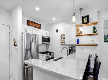 42 8th St, Boston, Massachusetts, 2 Bedrooms Bedrooms, 6 Rooms Rooms,2 BathroomsBathrooms,Residential Lease,For Rent,8th St,73460087