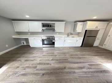 6 Monroe Street, Salem, Massachusetts, 1 Room Rooms,1 BathroomBathrooms,Residential Lease,For Rent,Monroe Street,73460135