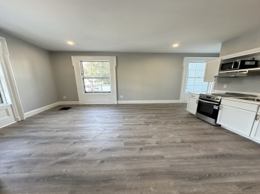 6 Monroe Street, Salem, Massachusetts, 1 Room Rooms,1 BathroomBathrooms,Residential Lease,For Rent,Monroe Street,73460141