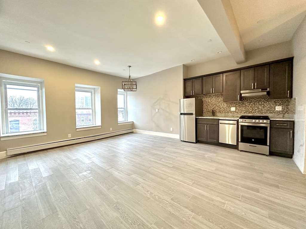 1150 Cambridge St, Cambridge, Massachusetts, 1 Bedroom Bedrooms, 2 Rooms Rooms,1 BathroomBathrooms,Residential Lease,For Rent,Cambridge St,73460192