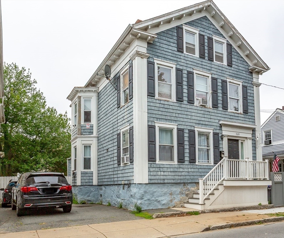 329 Cottage, New Bedford, Massachusetts, 7 Bedrooms Bedrooms, 13 Rooms Rooms,2 BathroomsBathrooms,Residential Income,For Sale,Cottage,73419508