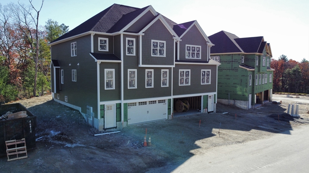 42 Thomas Mann Circle, Norfolk, Massachusetts, 3 Bedrooms Bedrooms, 8 Rooms Rooms,2.5 BathroomsBathrooms,Residential,For Sale,Thomas Mann Circle,73385202