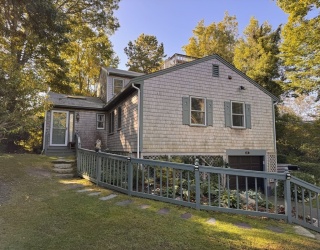 9 Strawberry Hill Rd, Falmouth, Massachusetts, 4 Bedrooms Bedrooms, 8 Rooms Rooms,2.5 BathroomsBathrooms,Residential,For Sale,Strawberry Hill Rd,73442746