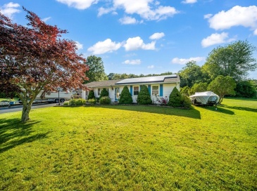 35 Lazywood Lane, Swansea, Massachusetts, 3 Bedrooms Bedrooms, 7 Rooms Rooms,2 BathroomsBathrooms,Residential,For Sale,Lazywood Lane,73394434