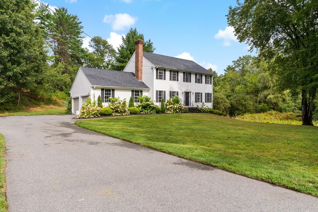 130 Summer St, Rehoboth, Massachusetts, 3 Bedrooms Bedrooms, 6 Rooms Rooms,2.5 BathroomsBathrooms,Residential,For Sale,Summer St,73428247