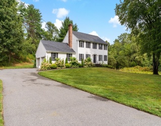 130 Summer St, Rehoboth, Massachusetts, 3 Bedrooms Bedrooms, 6 Rooms Rooms,2.5 BathroomsBathrooms,Residential,For Sale,Summer St,73428247