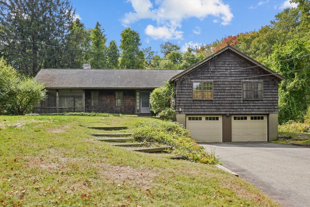 15 School St, Newbury, Massachusetts, 4 Bedrooms Bedrooms, 7 Rooms Rooms,2 BathroomsBathrooms,Residential,For Sale,School St,73433916