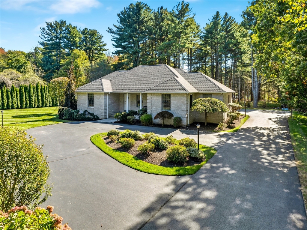 9 Ridge Rd, Smithfield, Rhode Island, 3 Bedrooms Bedrooms, 8 Rooms Rooms,2 BathroomsBathrooms,Residential Lease,For Rent,Ridge Rd,73452906