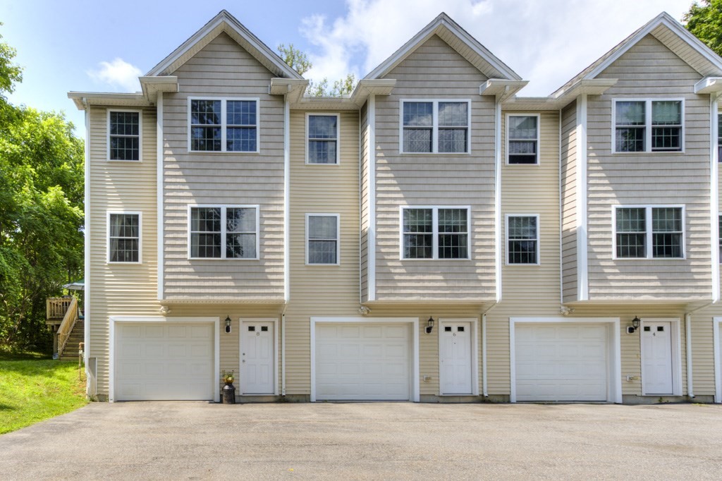 152 Worcester Street, West Boylston, Massachusetts, 2 Bedrooms Bedrooms, 5 Rooms Rooms,2.5 BathroomsBathrooms,Residential,For Sale,Worcester Street,73408947