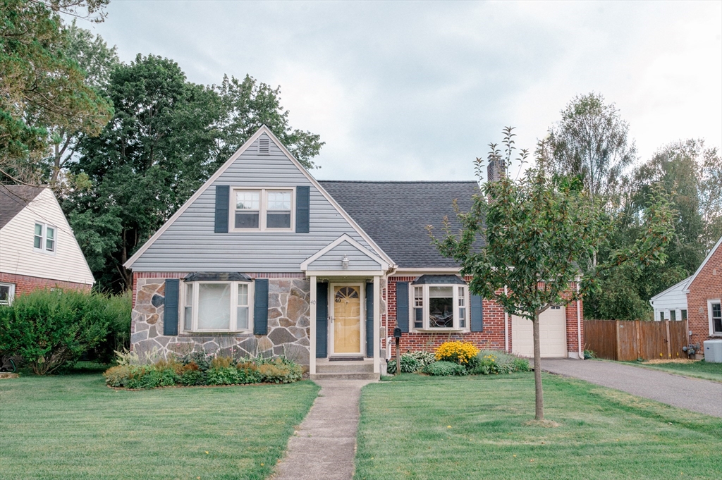 40 Sampson Pkwy, Pittsfield, Massachusetts, 3 Bedrooms Bedrooms, 7 Rooms Rooms,2 BathroomsBathrooms,Residential,For Sale,Sampson Pkwy,73422896