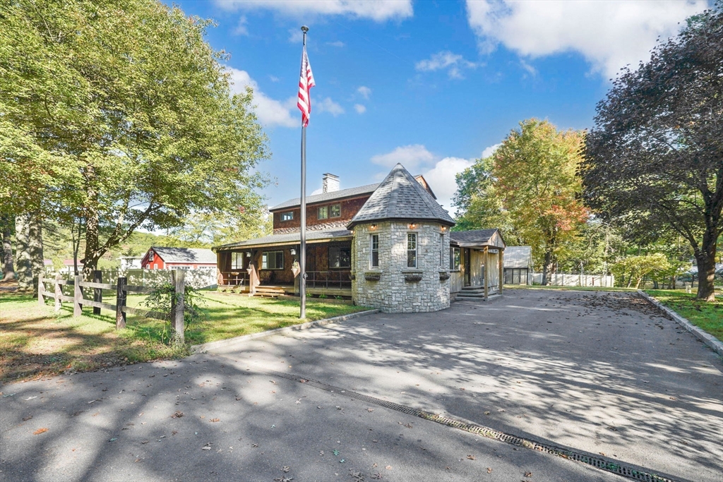 460 Federal St, Belchertown, Massachusetts, 2 Bedrooms Bedrooms, 4 Rooms Rooms,3 BathroomsBathrooms,Residential,For Sale,Federal St,73435897
