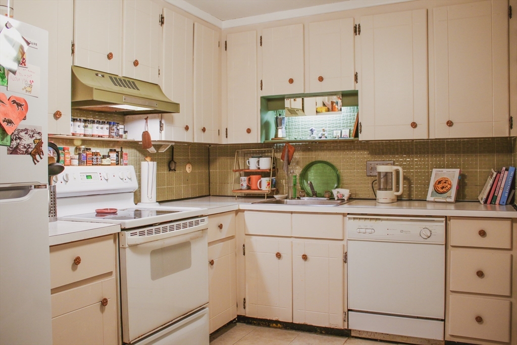 12 Candelwood Lane, Dennis, Massachusetts, 2 Bedrooms Bedrooms, 4 Rooms Rooms,1.5 BathroomsBathrooms,Residential,For Sale,Candelwood Lane,73460235