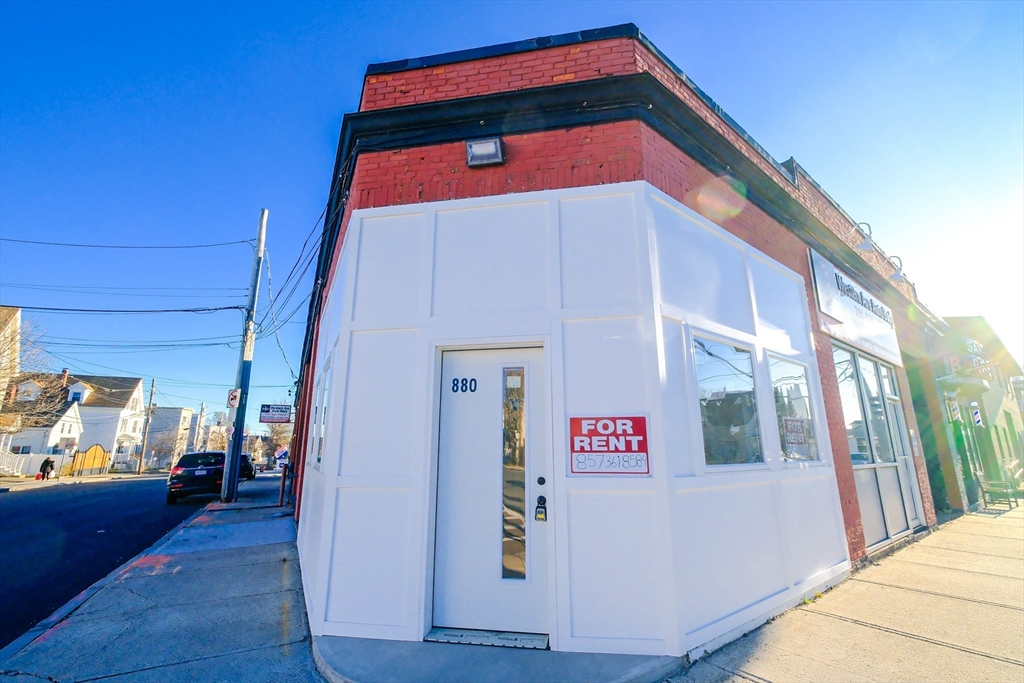 880 Western Ave, Lynn, Massachusetts, ,Commercial Lease,For Rent,Western Ave,73460238