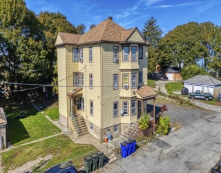 15 Higgins St, Fall River, Massachusetts, 9 Bedrooms Bedrooms, 15 Rooms Rooms,3 BathroomsBathrooms,Residential Income,For Sale,Higgins St,73445409