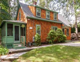 94 Atlantic Avenue, Cohasset, Massachusetts, 2 Bedrooms Bedrooms, 5 Rooms Rooms,1.5 BathroomsBathrooms,Residential Lease,For Rent,Atlantic Avenue,73460319