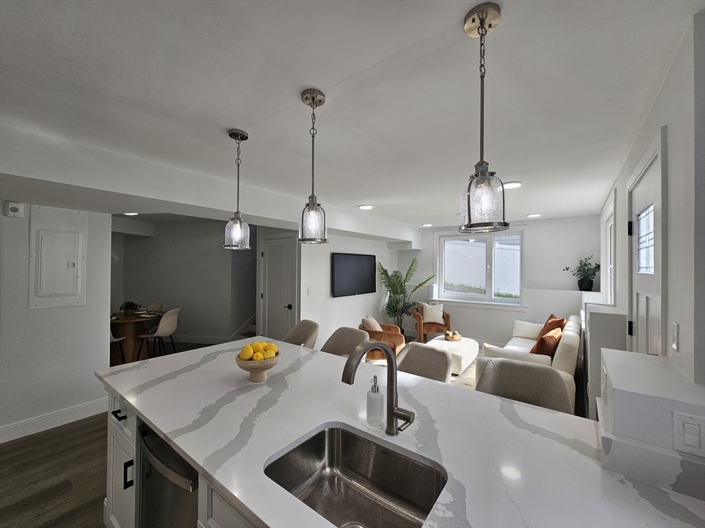 64 Alpine St, Boston, Massachusetts, 3 Bedrooms Bedrooms, 6 Rooms Rooms,2.5 BathroomsBathrooms,Residential,For Sale,Alpine St,73460456