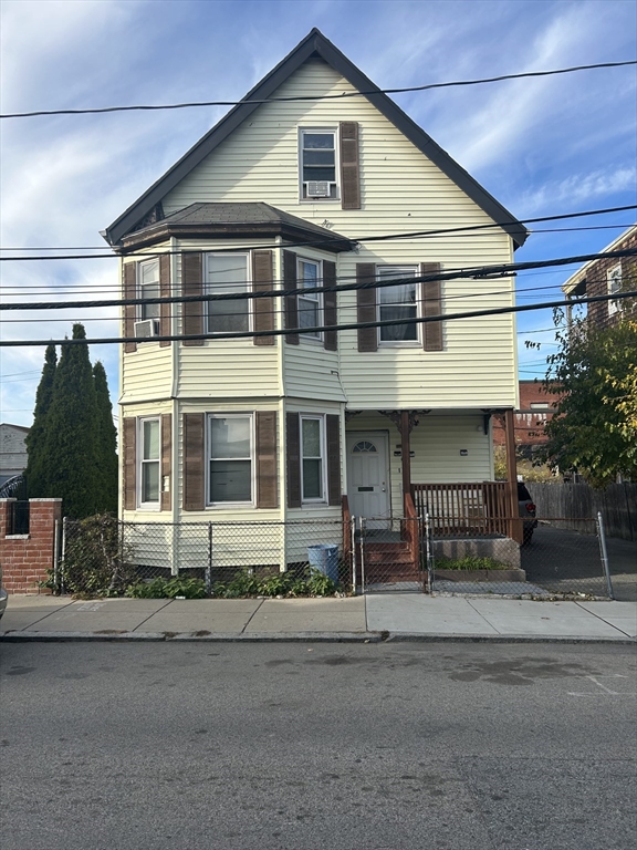 66 Burrell St, Boston, Massachusetts, 5 Bedrooms Bedrooms, 12 Rooms Rooms,2.5 BathroomsBathrooms,Residential Income,For Sale,Burrell St,73460458
