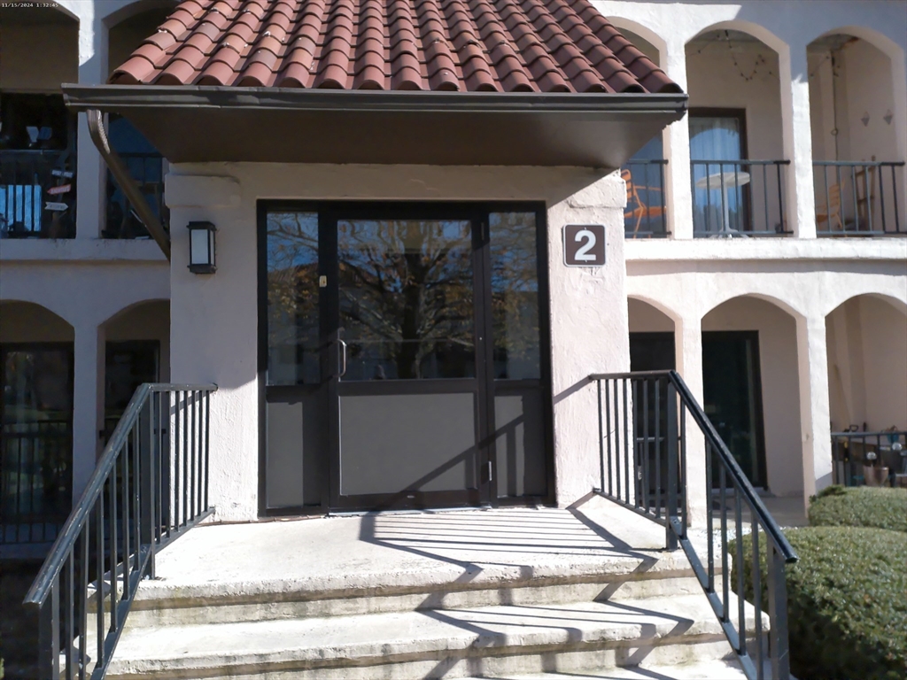 685 Oak Street, Brockton, Massachusetts, 1 Bedroom Bedrooms, 3 Rooms Rooms,1 BathroomBathrooms,Residential,For Sale,Oak Street,73460462