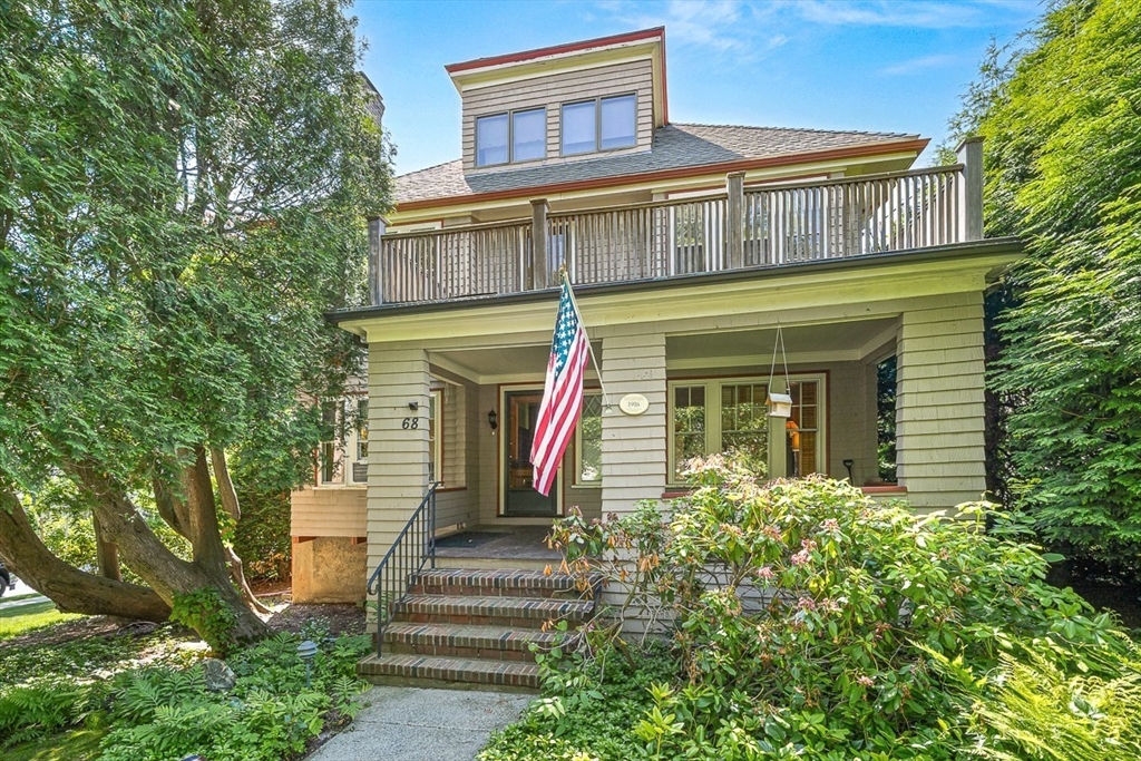 68 Barnard Ave, Watertown, Massachusetts, 5 Bedrooms Bedrooms, 13 Rooms Rooms,3 BathroomsBathrooms,Residential Income,For Sale,Barnard Ave,73393019