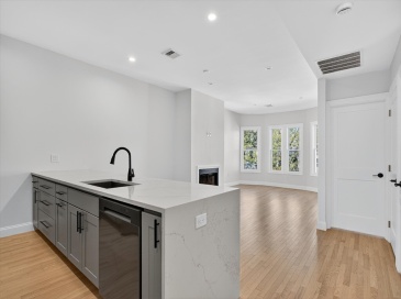 587 East Broadway, Boston, Massachusetts, 3 Bedrooms Bedrooms, 6 Rooms Rooms,2 BathroomsBathrooms,Residential Lease,For Rent,East Broadway,73445248