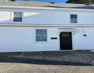 258 Elm Street, Amesbury, Massachusetts, 2 Bedrooms Bedrooms, 4 Rooms Rooms,1 BathroomBathrooms,Residential Lease,For Rent,Elm Street,73460620