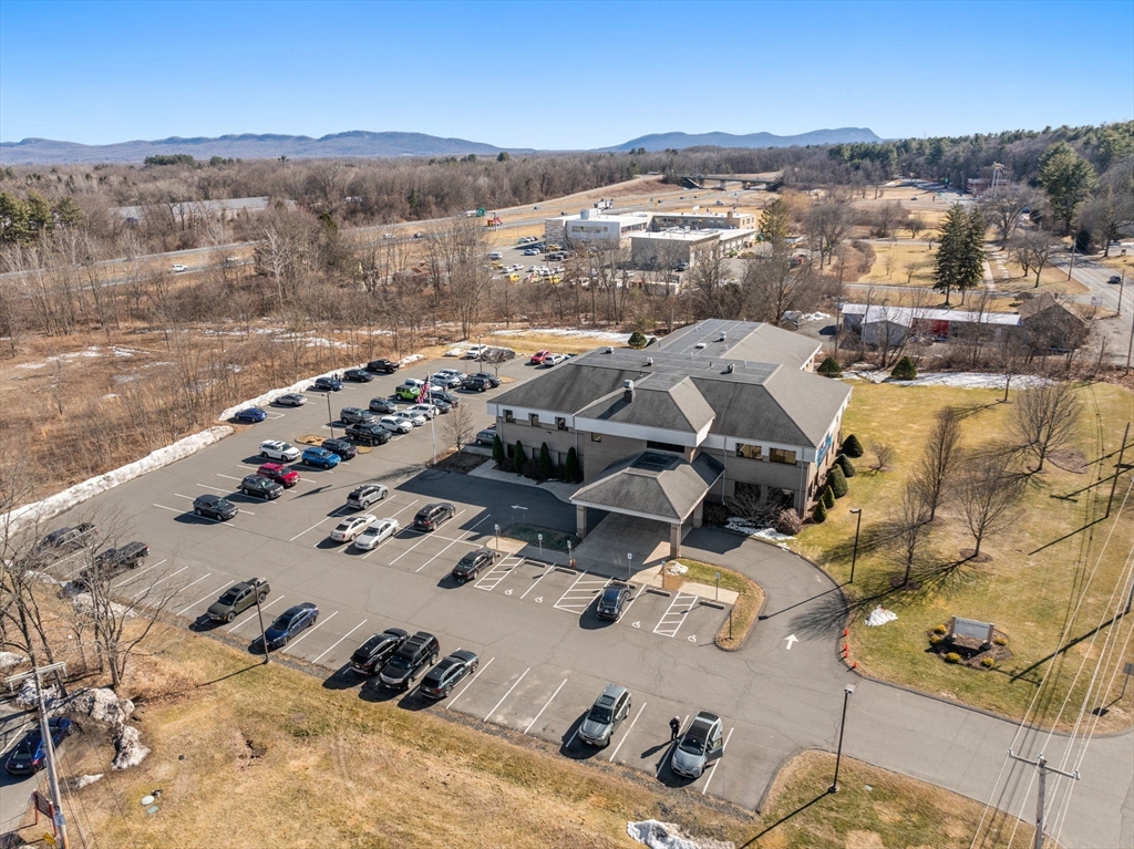 4 West Street, Hatfield, Massachusetts, ,Commercial Sale,For Sale,West Street,73460656